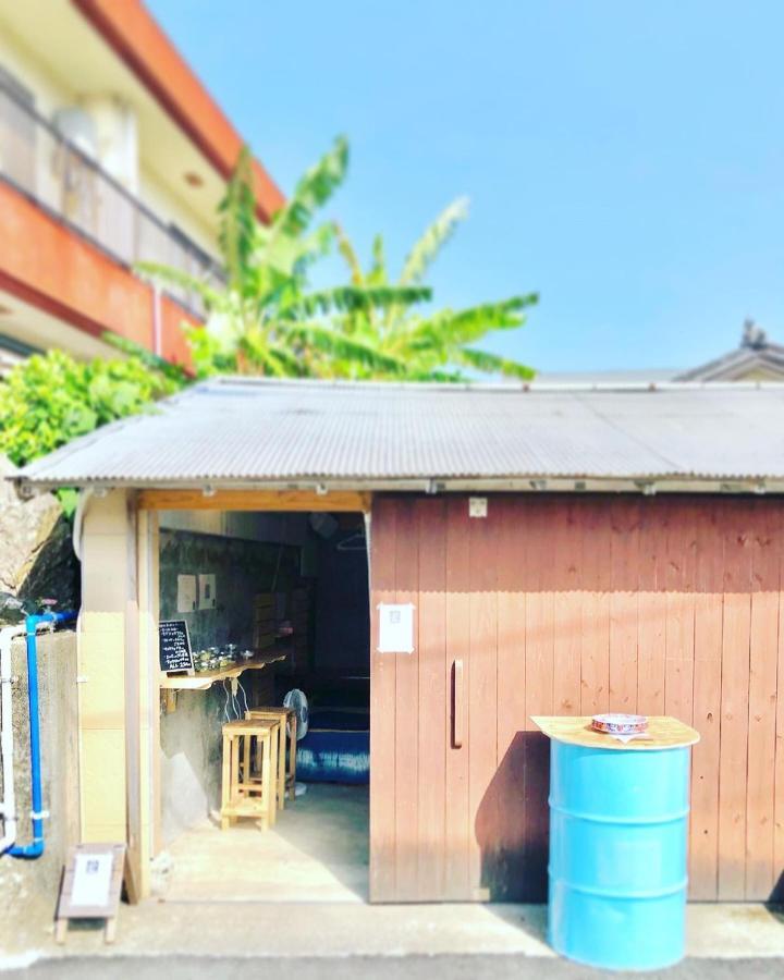 奄美ゲストハウス Hub A Nice Inn Setouchi  المظهر الخارجي الصورة